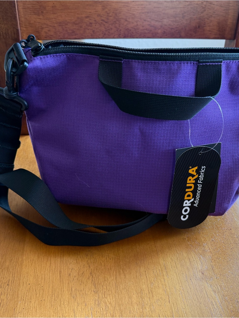 Vans Purple Crossbody Bag with Front Zip Pocket with bag accessorie - Picture 4 of 9